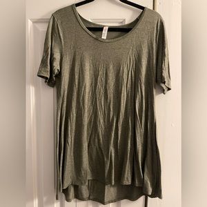 LuLaRoe Perfect Tee - Small
